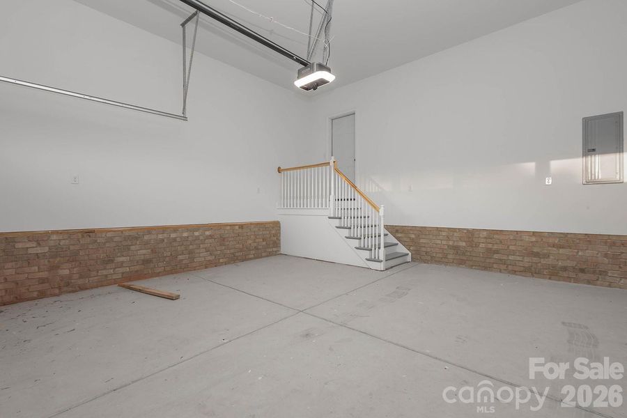 Spacious, unfurnished interior of a new home in , Kings Mountain (Image 27).