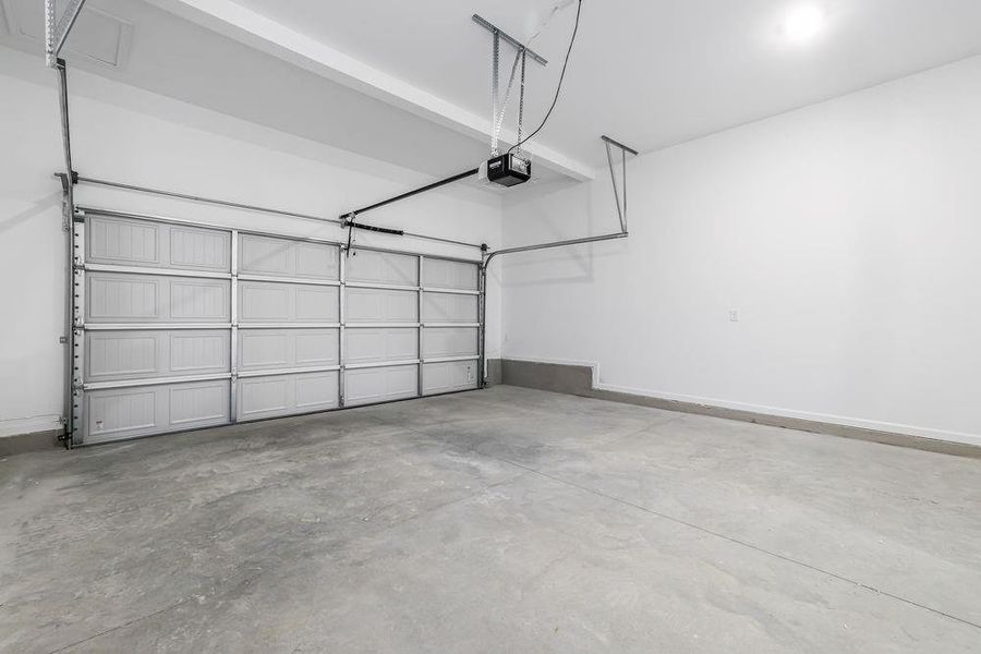 Spacious, unfurnished interior of a new home in Bennett Farm, Loganville (Image 20).