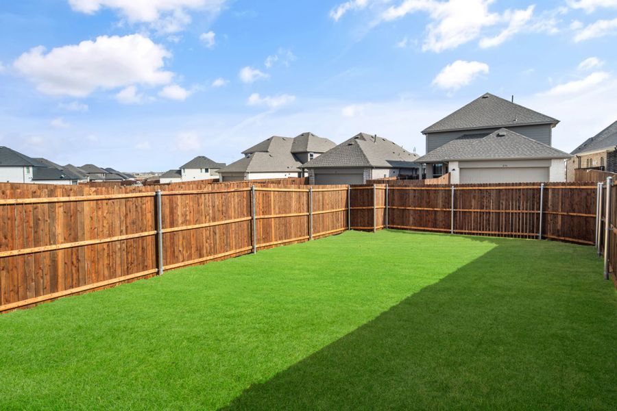 Exterior details and patio area of a home in Edgewater, Fate (Image 3).