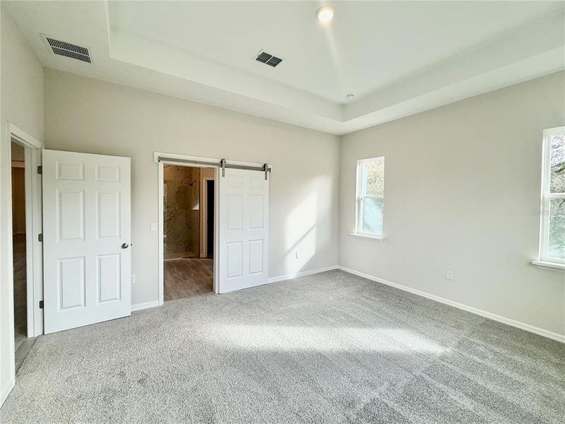 Spacious, unfurnished interior of a new home in , Eustis (Image 27).