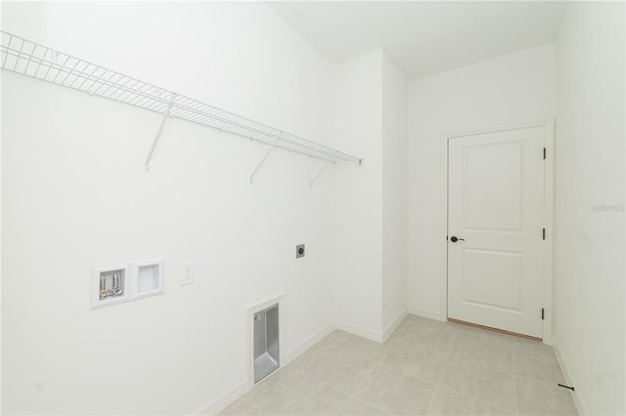 Spacious, unfurnished interior of a new home in , Bartow (Image 25).