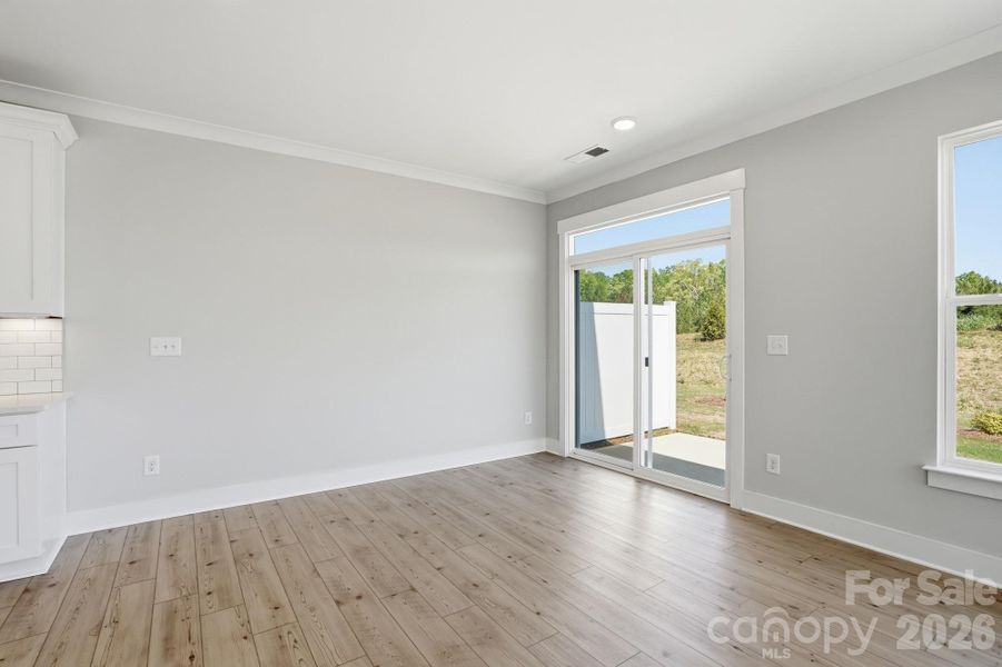Spacious, unfurnished interior of a new home in Blythe Mill Townhomes, Waxhaw (Image 31).