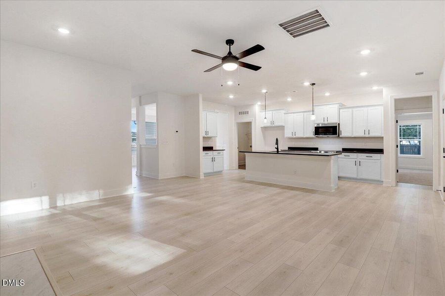 13-105 Oxford Ct-13 13-105 Oxford Ct-13