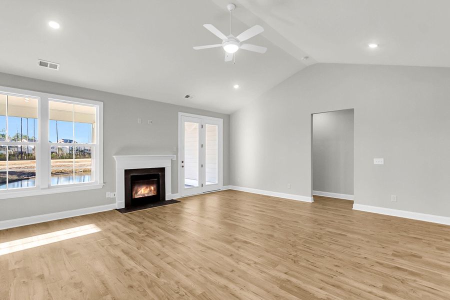 Spacious, unfurnished interior of a new home in Tidewater at Lakes of Cane Bay, Summerville (Image 43).