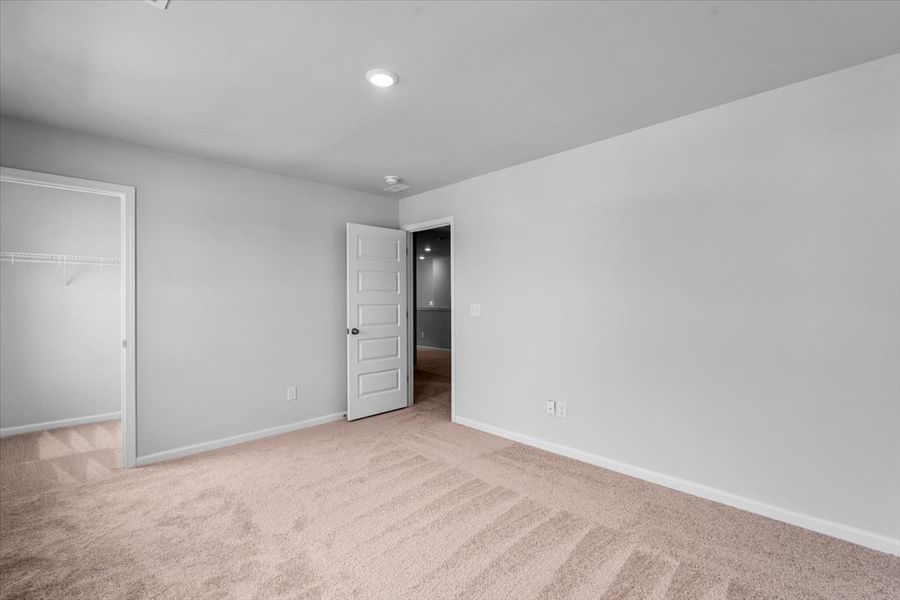 Spacious, unfurnished interior of a new home in Fieldstone, Lexington (Image 36). Spacious, unfurnished interior of a new home in Fieldstone, Lexington (Image 36).