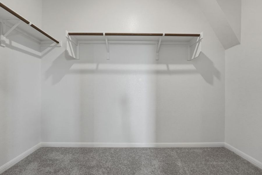 Spacious, unfurnished interior of a new home in Longview, Del Valle (Image 16).