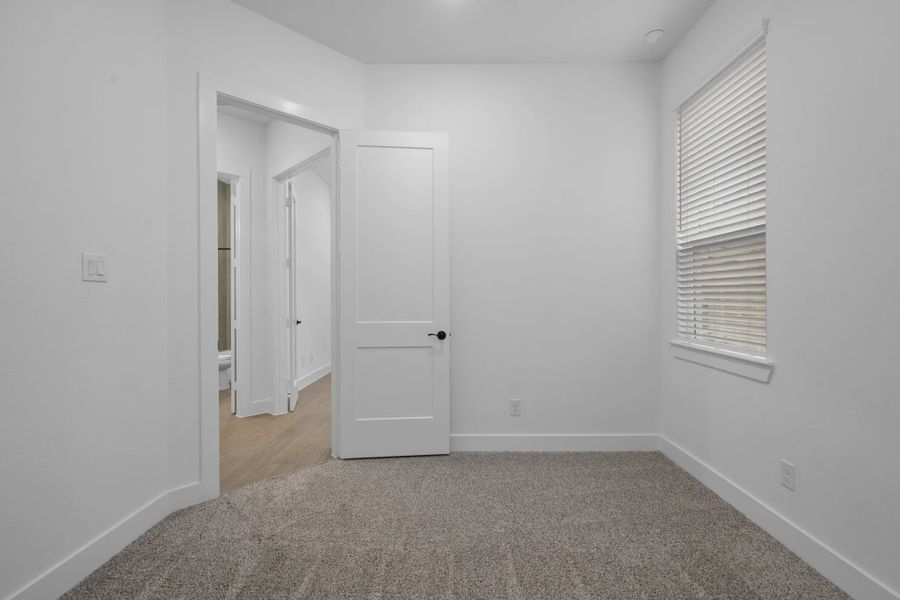 Spacious, unfurnished interior of a new home in Evergreen, Fulshear (Image 20).