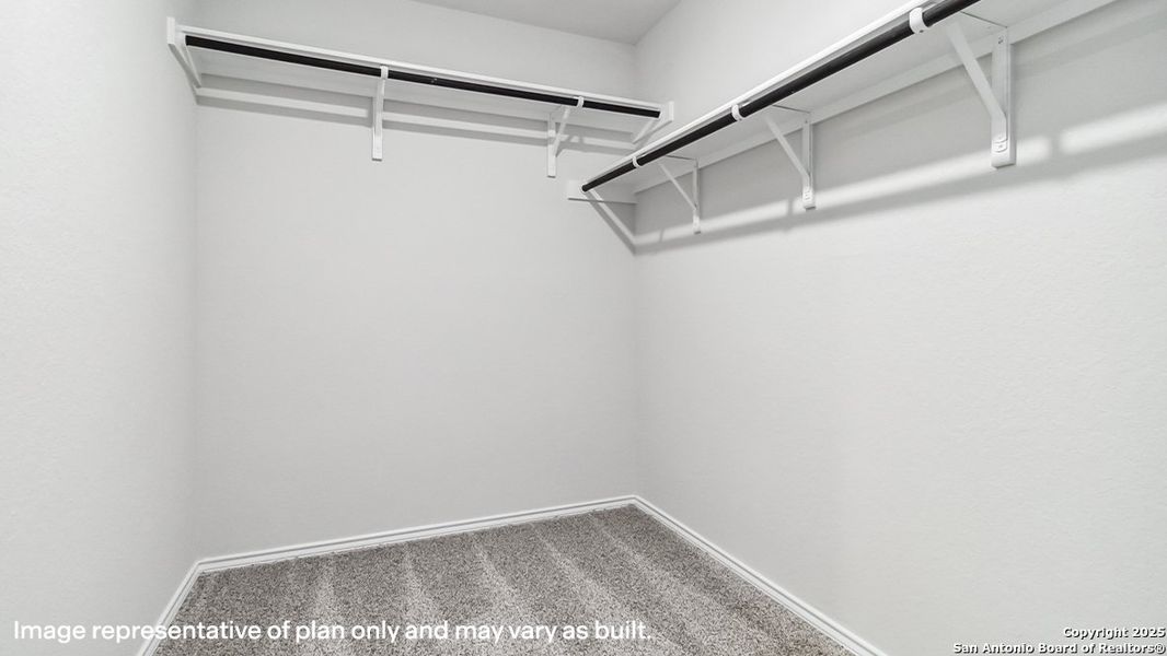 Spacious, unfurnished interior of a new home in Stonehill, San Antonio (Image 16). Spacious, unfurnished interior of a new home in Stonehill, San Antonio (Image 16).