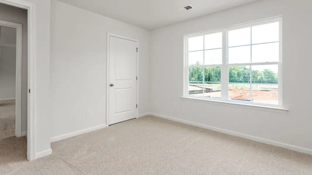Spacious, unfurnished interior of a new home in Aspen Place, Thomasville (Image 23).