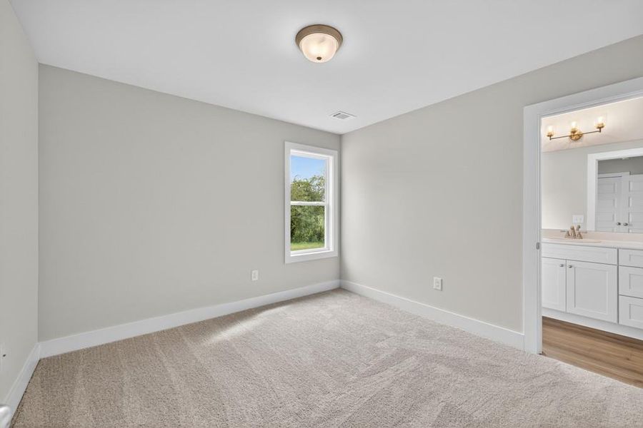 Spacious, unfurnished interior of a new home in , Statham (Image 32).