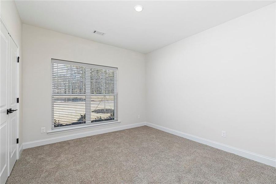 Spacious, unfurnished interior of a new home in Mount Tabor Pointe, Dallas (Image 17).