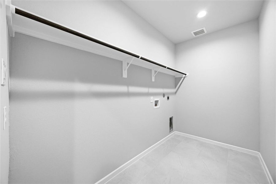 Spacious, unfurnished interior of a new home in , La Marque (Image 16).