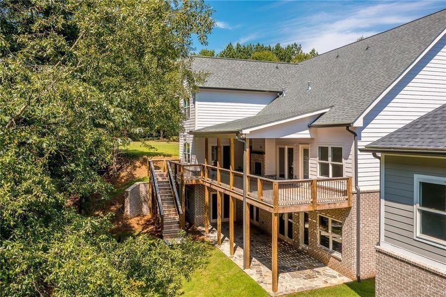 Exterior details and patio area of a home in , Gainesville (Image 27).
