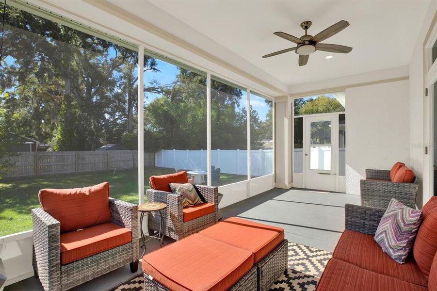 Exterior details and patio area of a home in , Tampa (Image 3).
