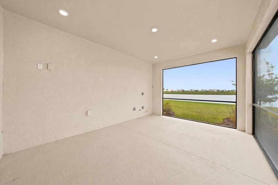 Spacious, unfurnished interior of a new home in Coasterra Community Group Page, Palmetto (Image 37).