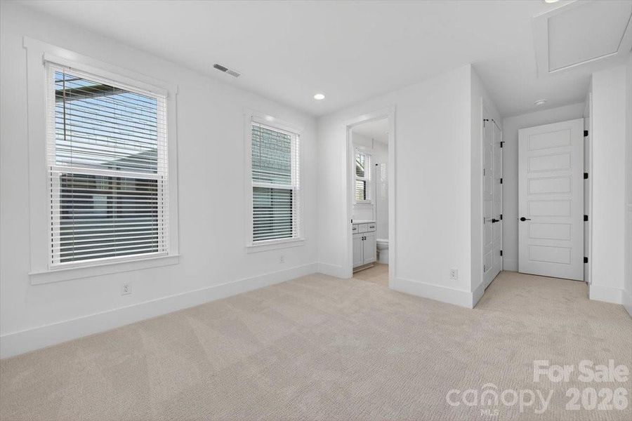 Spacious, unfurnished interior of a new home in , Charlotte (Image 23).