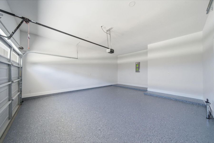 Spacious, unfurnished interior of a new home in , Houston (Image 20).