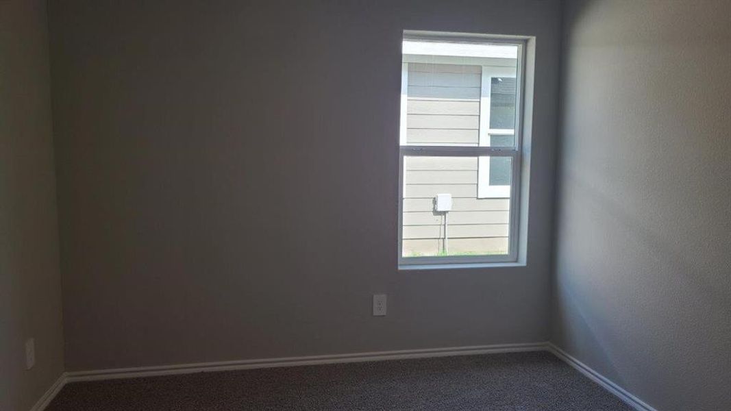 Spacious, unfurnished interior of a new home in Hickory Grove, Krum (Image 14).
