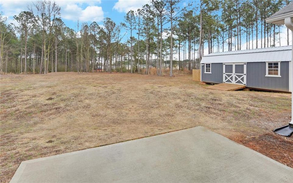 Exterior details and patio area of a home in , Hartwell (Image 3).