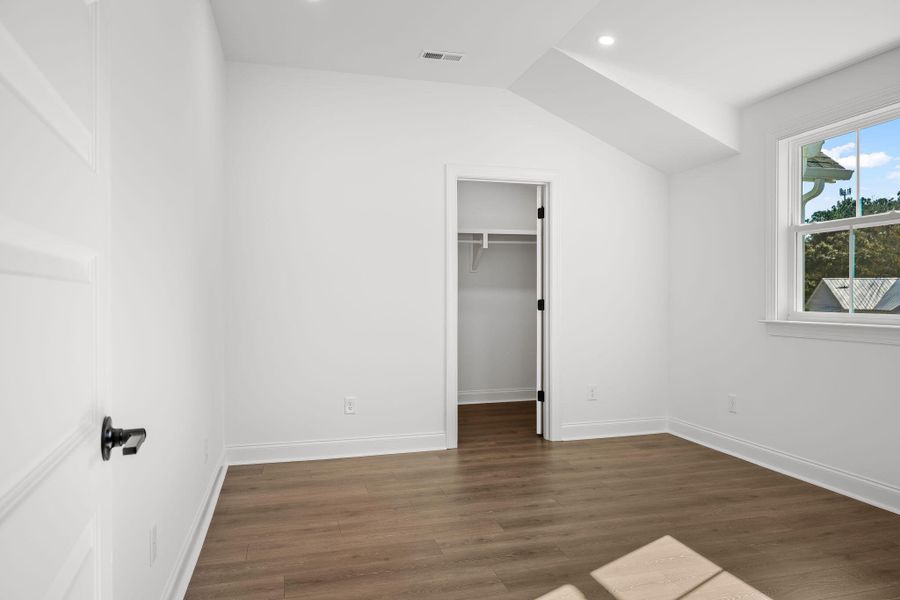 Spacious, unfurnished interior of a new home in Hayes Park, Johns Island (Image 40).