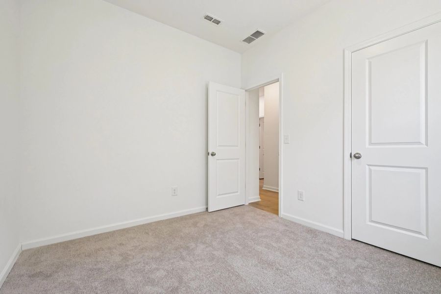 Representative images and renderings are for illustrative purposes. Actual structural options and design finishes of home may vary. Representative images and renderings are for illustrative purposes. Actual structural options and design finishes of home may vary.