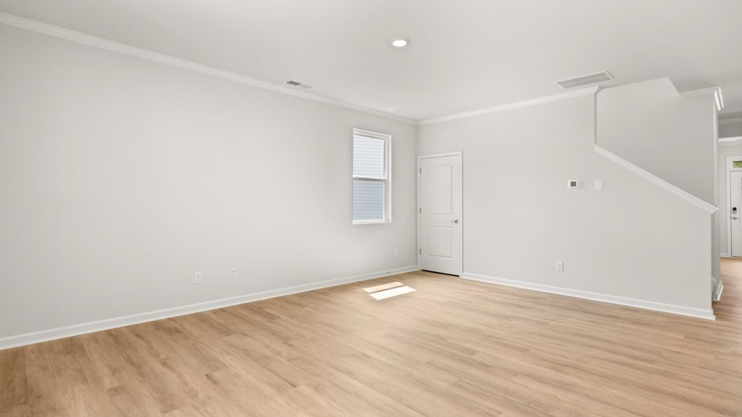 Representative unfurnished interior of a home built from the Salem by D.R. Horton in Fairway 17 at Mirror Lake, Villa Rica (Image 27).