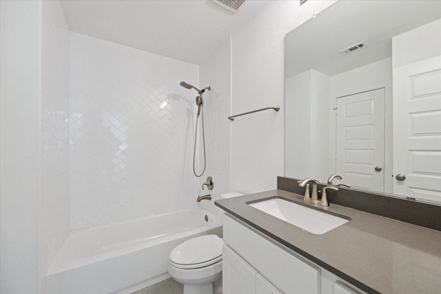 Furnished interior view inside a new home in Cross Creek West, Fulshear (Image 9). Furnished interior view inside a new home in Cross Creek West, Fulshear (Image 9).