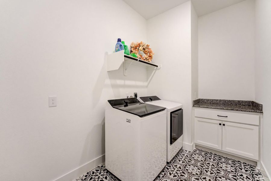 Furnished interior view inside a new home in , Missouri City (Image 39).