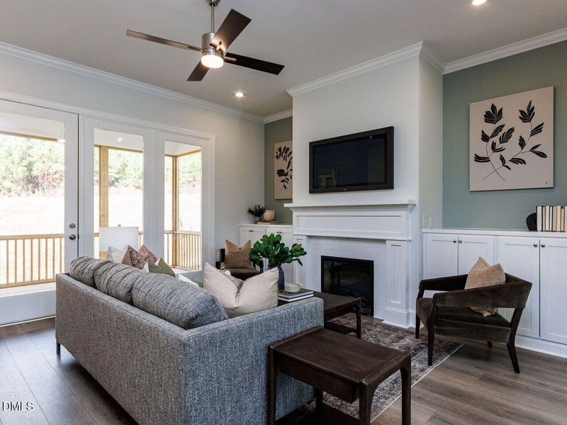 008-1280x960-living-room