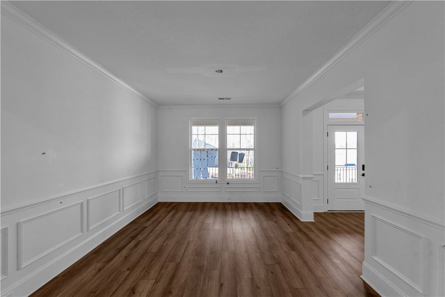 Spacious, unfurnished interior of a new home in Cross Creek Golf Club, Seneca (Image 9).