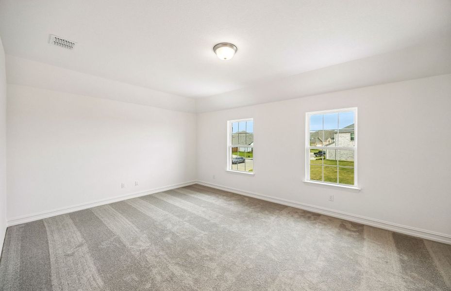 Spacious, unfurnished interior of a new home in Creekview Meadows, Pilot Point (Image 16).