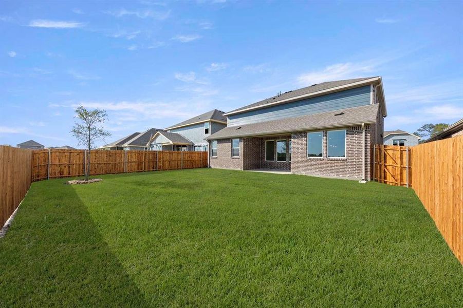 Exterior details and patio area of a home in Monticello Park, Princeton (Image 20).