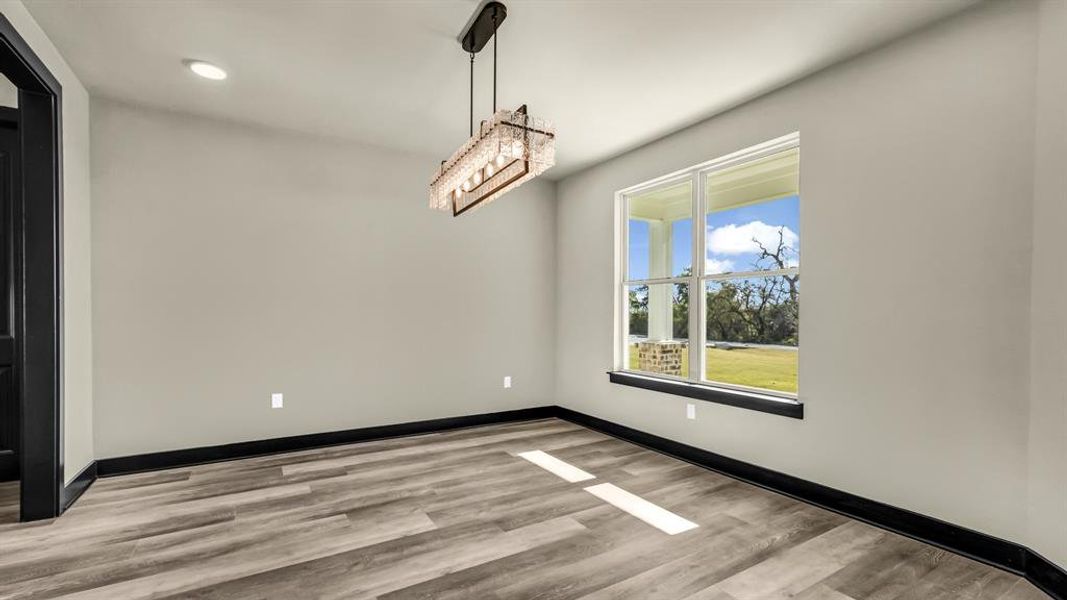 Spacious, unfurnished interior of a new home in Saddle Crest Estates, Weatherford (Image 12).