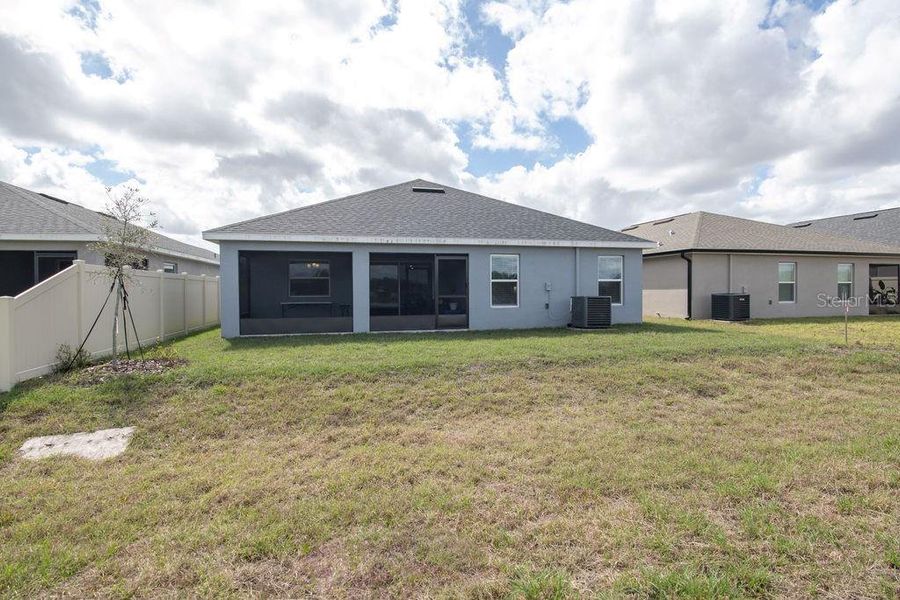Exterior details and patio area of a home in , St. Cloud (Image 19).