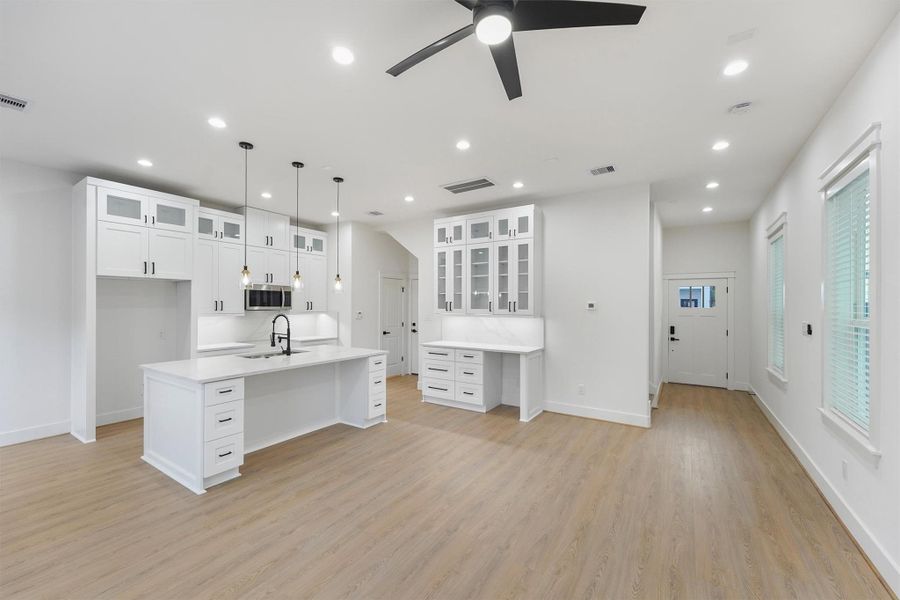 Lighter Flooring Options Available (6126 Endeavor Heights Listing) Lighter Flooring Options Available (6126 Endeavor Heights Listing)