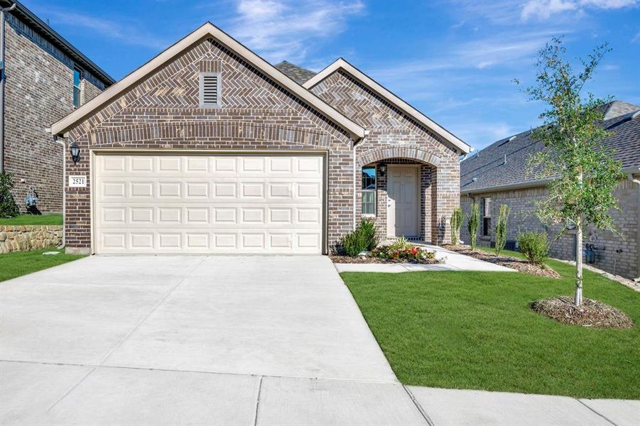 Front exterior of a new home in ValleyBrooke, Mesquite, TX, highlighting curb appeal (Image 2). Front exterior of a new home in ValleyBrooke, Mesquite, TX, highlighting curb appeal (Image 2).