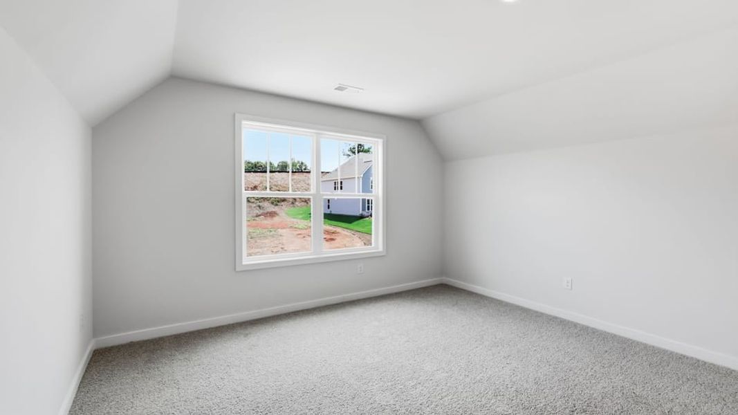 Spacious, unfurnished interior of a new home in Sunset Summits, Spartanburg (Image 23).