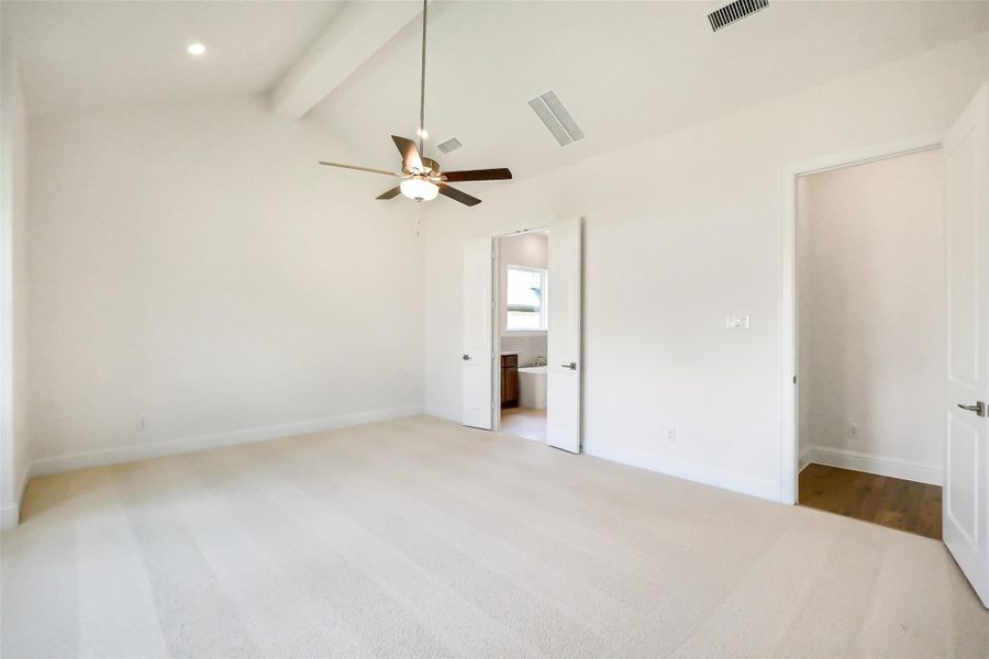Spacious, unfurnished interior of a new home in Evergreen 70', Conroe (Image 27).