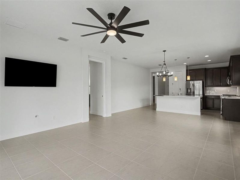 Spacious, unfurnished interior of a new home in , Parrish (Image 11).
