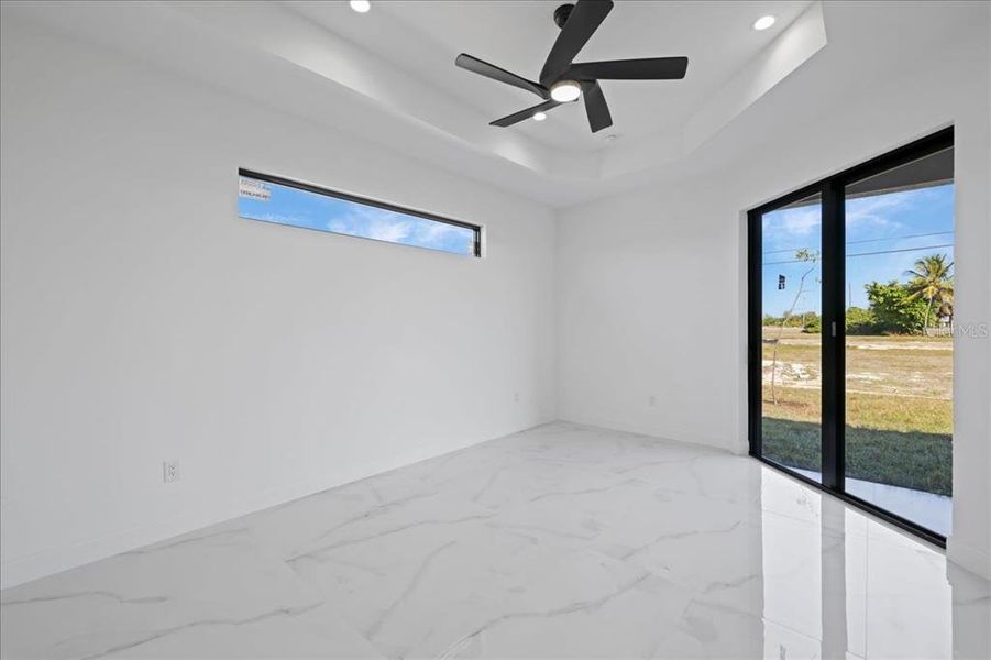 Spacious, unfurnished interior of a new home in , Cape Coral (Image 30).