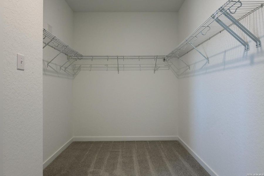 Spacious, unfurnished interior of a new home in Nopal Valley, San Antonio (Image 25).