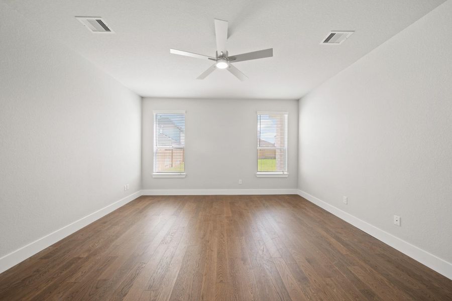 Spacious, unfurnished interior of a new home in Beacon Hill, Waller (Image 12).