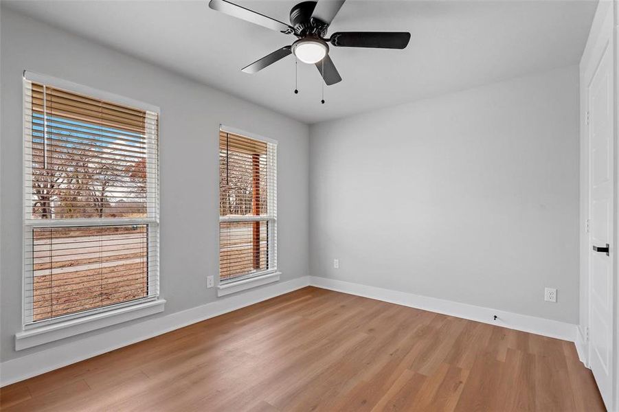 Spacious, unfurnished interior of a new home in , Tolar (Image 28).