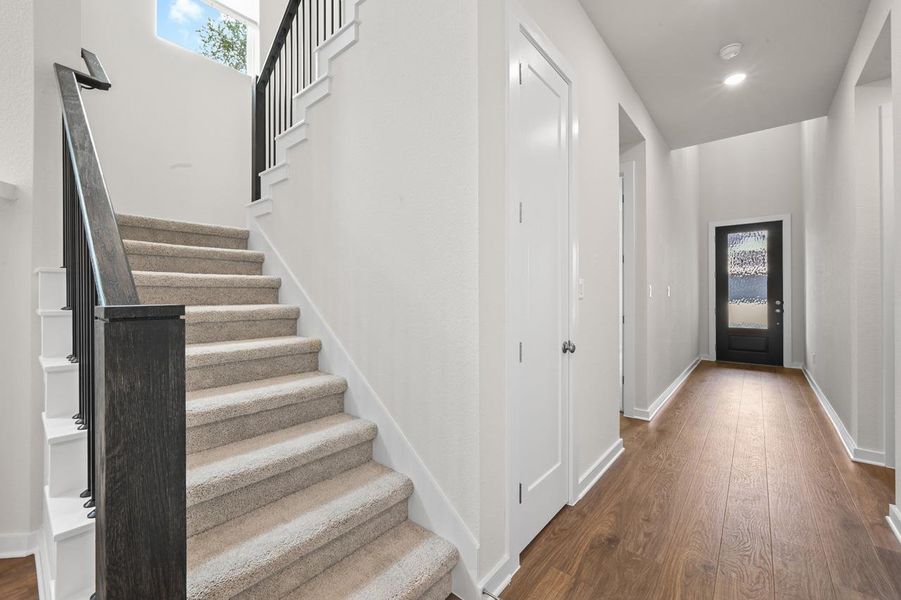 Spacious, unfurnished interior of a new home in 6 Creeks at Waterridge, Kyle (Image 14).