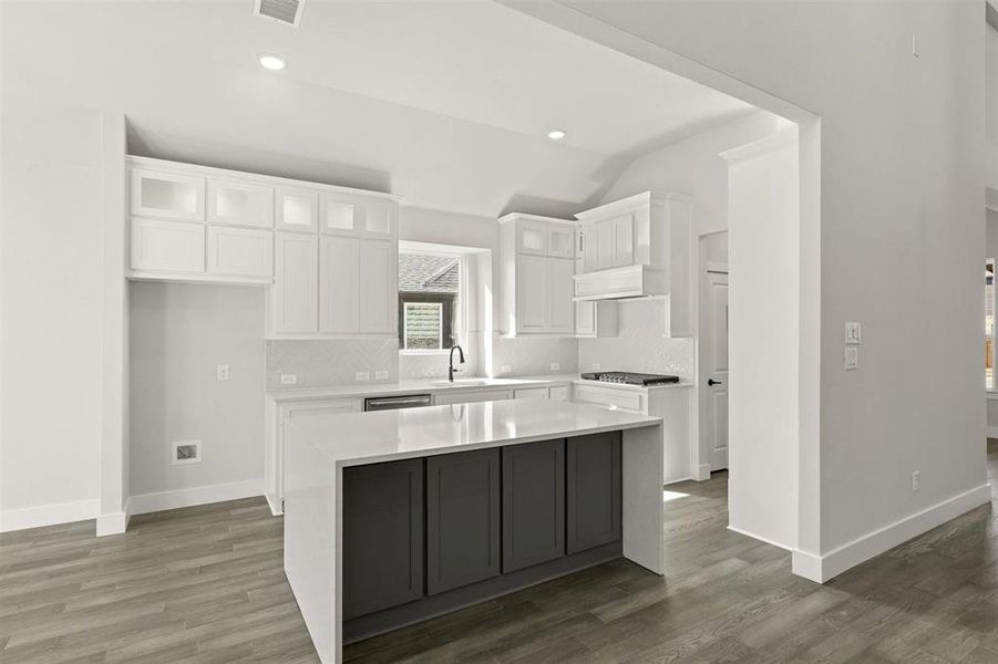 Furnished interior view inside a new home in Edgewood Creek, Celina (Image 7). Furnished interior view inside a new home in Edgewood Creek, Celina (Image 7).
