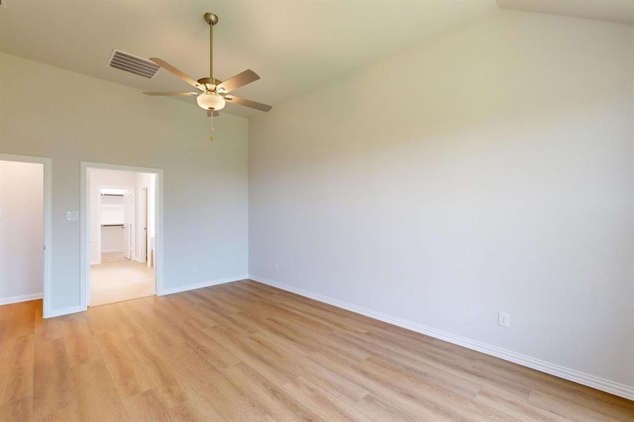 Spacious, unfurnished interior of a new home in Lilybrooke at Legacy Hills, Celina (Image 16).