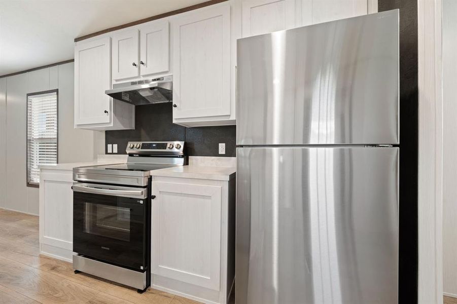 Furnished interior view inside a new home in , Gun Barrel City (Image 10).