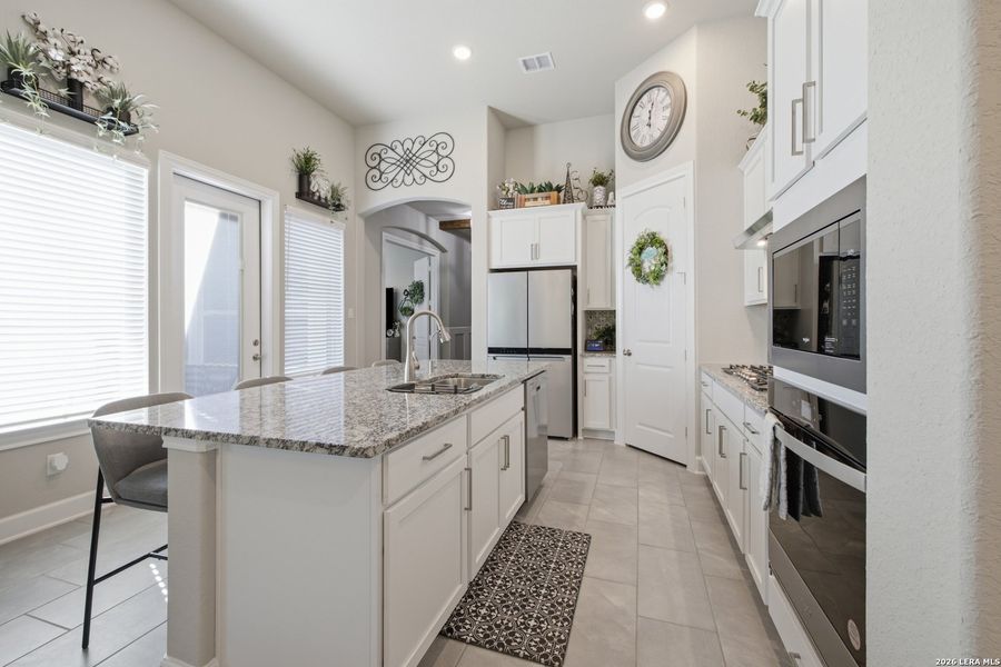 Furnished interior view inside a new home in Ventana, Bulverde (Image 14).