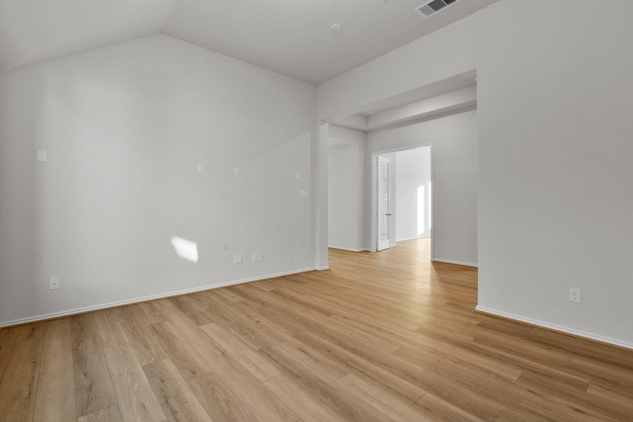 Spacious, unfurnished interior of a new home in Dunham Pointe, Cypress (Image 18).