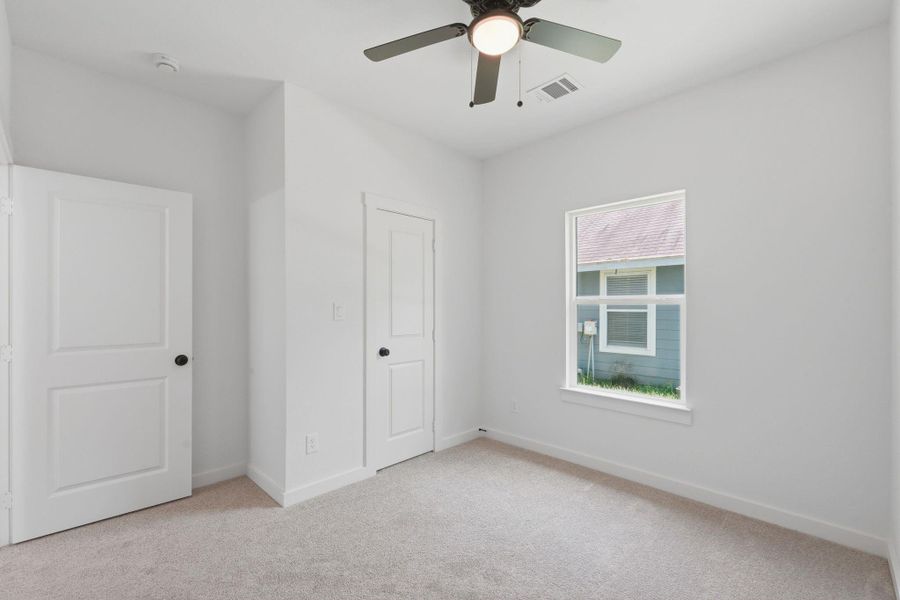 Spacious, unfurnished interior of a new home in , Willis (Image 17).